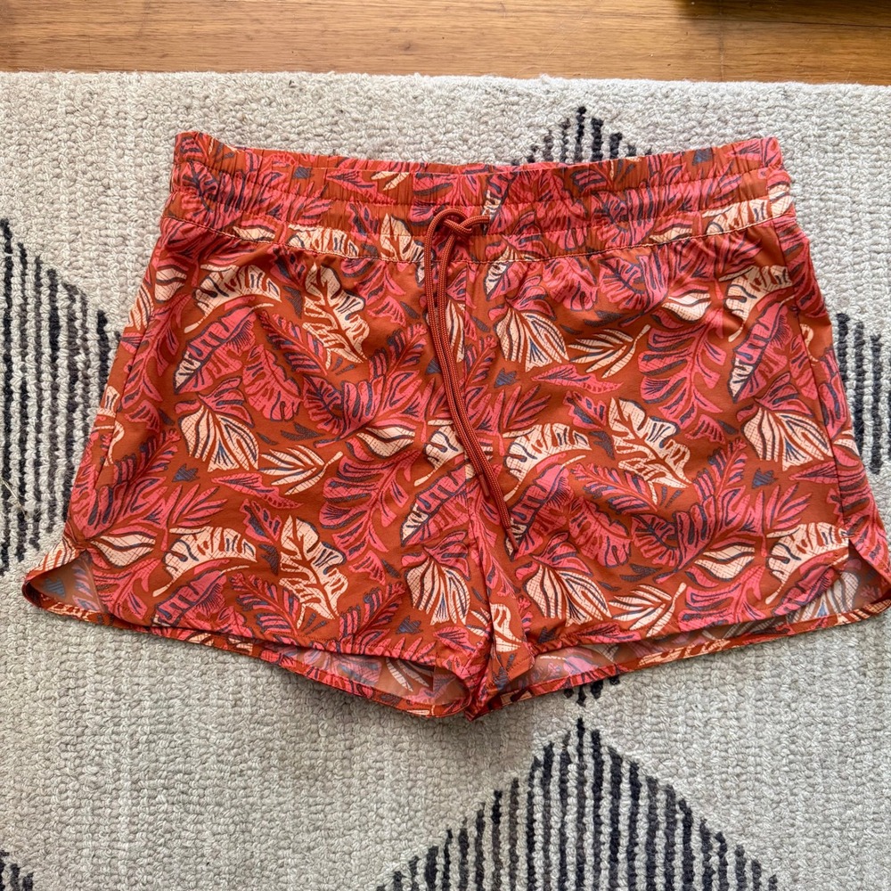 NWT Eddie Bauer Women's L Swim Board Shorts UPF 50+ Tropical Leaf Print Rust